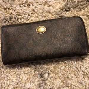 Coach wallet